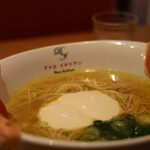 黄金の塩らぁ麺 ドゥエイタリアン - 