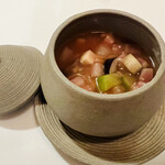 エヴォリュエ - 聖護院のロワイヤル 淡路ビーフと大根のポトフ仕立て タイム風味