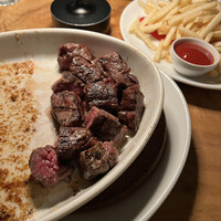 カルネジーオ イースト - 