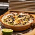 わいん食堂 Chez とし - 2023.4 ホタルイカと湯葉の木の芽ソースチーズ焼き（1,700円）