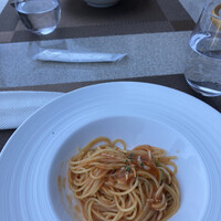 ボーン グランデ アリア - お肉にしたとのでしらすトマトのパスタに