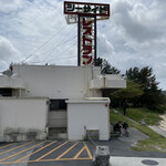 Seaside Restaurant - 横も駐車場