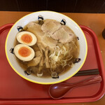 TSUKI - ワンタンメン（煮卵入り）850円