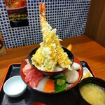 三代目網元 まる浜 - 「海鮮タワー丼」