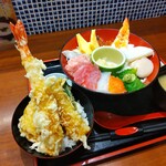 三代目網元 まる浜 - 「海鮮タワー丼」
