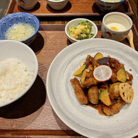 中華旬彩 森本 - 根菜入り黒酢酢豚セット 1400円