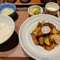 中華旬彩 森本 - 根菜入り黒酢酢豚セット 1400円