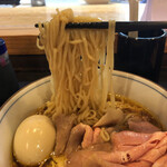 中華そば 四つ葉 - 麺リフト。