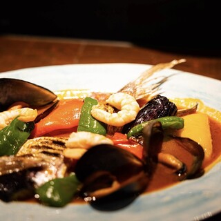 国産真鯛のお出汁が決めて”Varmen特製ブイヤベース”