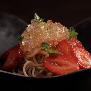 ダルマット名物！季節のフルーツと濃縮トマトの冷製パスタ