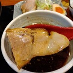 俺の中華たなか家 - 熱々スープに浸すとたちまちホロホロ♪柔らか♥️になるチャーシュー♬