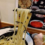 俺の中華たなか家 - 麺リフト⤴️ツル♬ピカ✨麺はスープの絡みや喉越し良く箸がススミ☆ます(^^)v