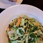 ビストロ グラッソ - パスタランチB海老と旬野菜のバジルクリームスパゲッティ