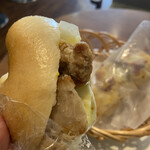 ベーグルサンニーイチヨン - 鶏の唐揚げサンド150円