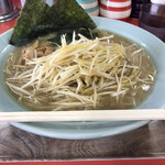 Ramen Shoppu - ネギラーメン中盛り、800円＋100円。