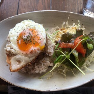 カフェ グリーンブラウン_1