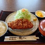 Tonkatsu Fujiyoshi - 満腹ランチ930円（税込み1023円）