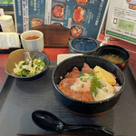 Sushi Dainingu Umami - 生本鮪ほほ肉炙り丼。美味し。