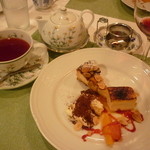 トラットリア・ラ・スピーガ - ドルチェ盛り合わせとフルーツティ