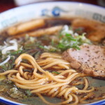 麺屋　十郎兵衛  - 麺を引っ張り出しました