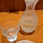 Shifuku No Oto Kanazawa Sushi Dainingu - 先ずは日本酒を。選んだのは富山の満寿泉。