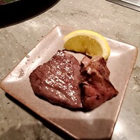 焼肉うしごろ 横浜店 - 焼けた肉