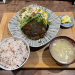 母めし だっこ - ハンバーグ　　９００円
ご飯・お味噌汁セット　４００円
