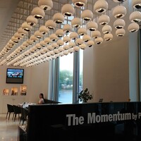 ザ モメンタム バイ ポルシェ - 店内入口から撮ったお写真。