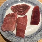 Maguro No Shimahara - 左上から反時計回りに脳天、カマトロ、中トロ、赤身