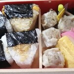 Kiyoukempurasu Deri - おにぎりシウマイ弁当