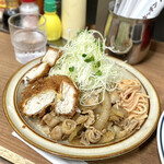 キッチン南海 神保町店 - 盛合せ（チキンカツ、しょうが焼き）ライス抜き¥700