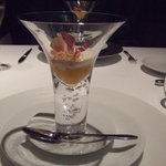 アミューズ二品目（卵に桃のピューレ等等）