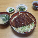 Tonkatsu Katsuichi - 上とんソースかつ丼（小鉢・味噌汁・漬物が付きます）