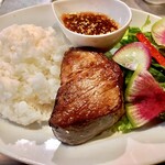 [Appetizer All-you-can-eat buffet & drink bar included] Plate Steak of pork shoulder loin steak