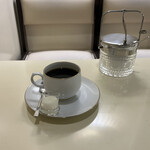アミーコ - 酸味つよめ。ブレンドコーヒー450円。