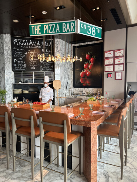 『唯一無二のピッツァ』by S.Pellegrino : ザ ピッツァバー ON 38TH (THE PIZZA BAR ON 38TH ...
