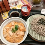 Nakau - 親子丼＆山わさびざるそば¥930