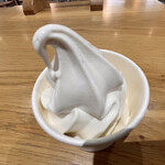 GELATERIA COWCOW - 伸び〜るプレミアムは口当たりも滑らかぁ〜