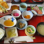 びんさん魚市鳥市 - いろいろ和膳950円　(1,045円税込)