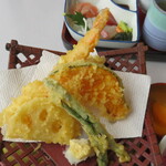 びんさん魚市鳥市 - いろいろ和膳950円　(1,045円税込)