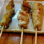 鯉幟 - ぼんじり、モモ、つくねはタレ&七味で