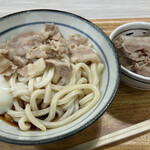 釜八うどん - 追加肉盛りは別皿できます