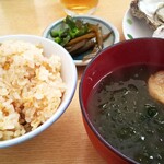 松本さざえ店 - うにメシとあおさの味噌汁