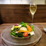 創作イタリアン Gemelli - 特製ジェメリサラダ スパークリングワインと(^_^)／▼