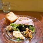 オリーブオイル - ⚫自家製生ハムサラダ　今日の仕上げは良かった！