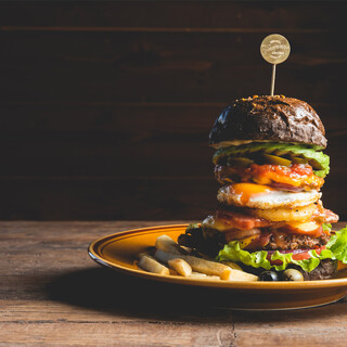 Hamburger with a well-balanced and elegant taste.