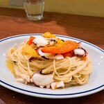 オリーブオイル - ⚫タコとパプリカとバジルのアーリオオーリオ