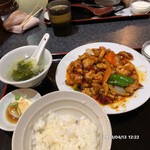 香港料理 味仙 - 結構鶏肉の純度が高いです。