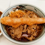 いはら屋 - 甘辛く煮た豚こま肉に縦半切りの魚肉天