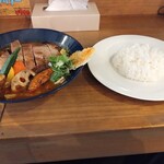 Cayenne ALTERNA - 今月のぉ～マンスリースープカレーホエー豚熟成肩ロースと10種の野菜スープカレー1580円税込ですってぇ〜♪